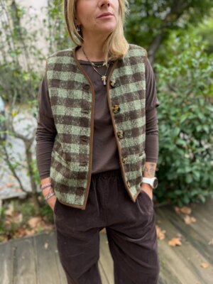 Veste Akina