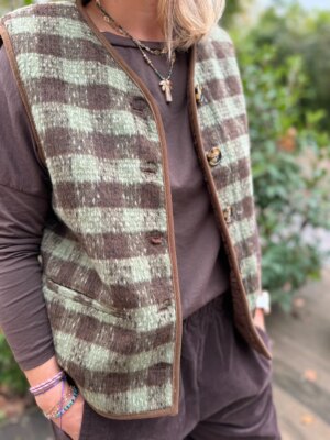 Veste Akina