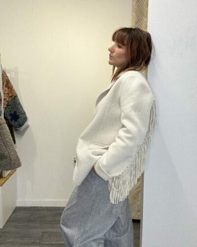 Veste à franges sur les manches et dans le dos