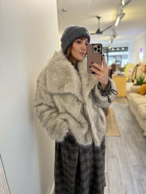 veste fausse fourrure the corner